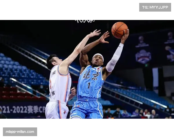 聚星名人赛精彩上演花式篮球 马布里妙传不看人助燃全场热情 聚星名人赛精彩上演花式篮球 马布里妙传不看人助燃全场热情